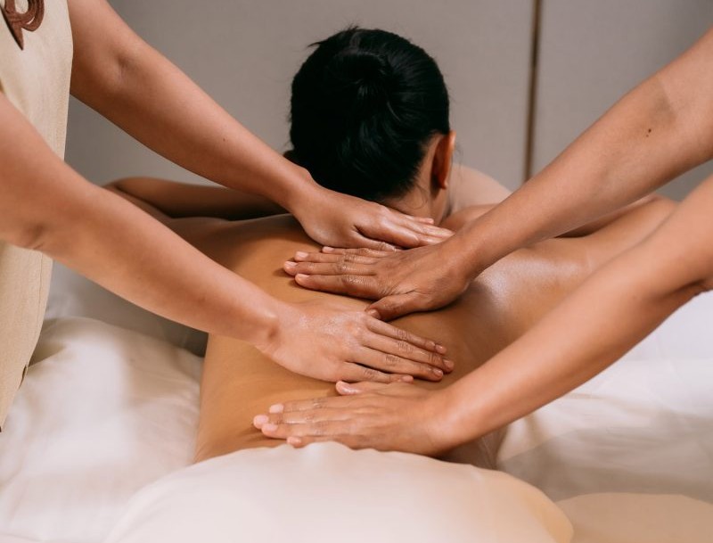 โฟร์แฮนด์ สุนทรียภาพแห่งการผ่อนคลายในแบบฉบับสปาเซ็นวารี